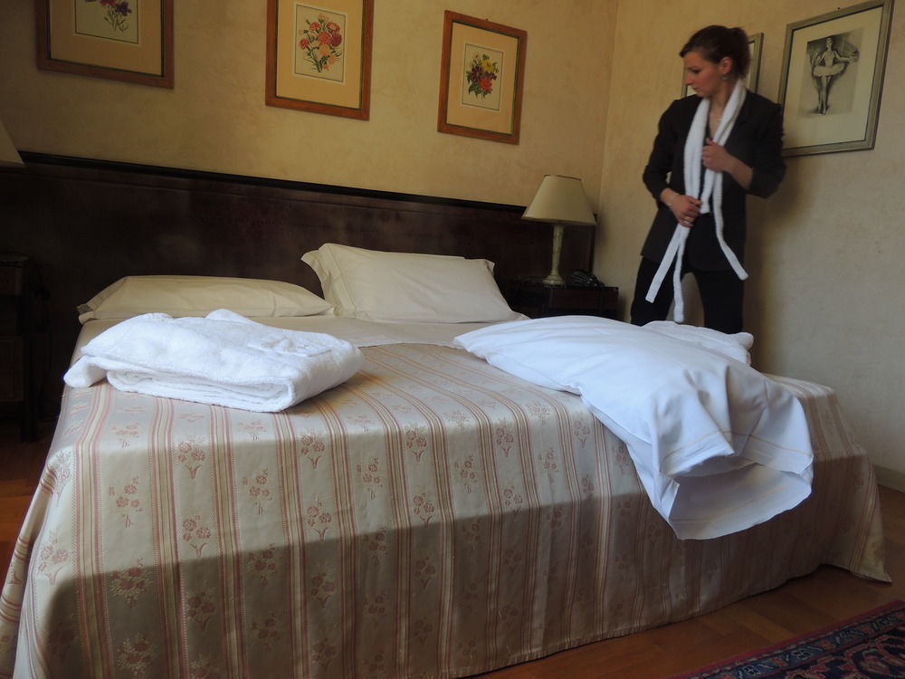 Hotel Verdi Boutique Hotel Parma Eksteriør bilde
